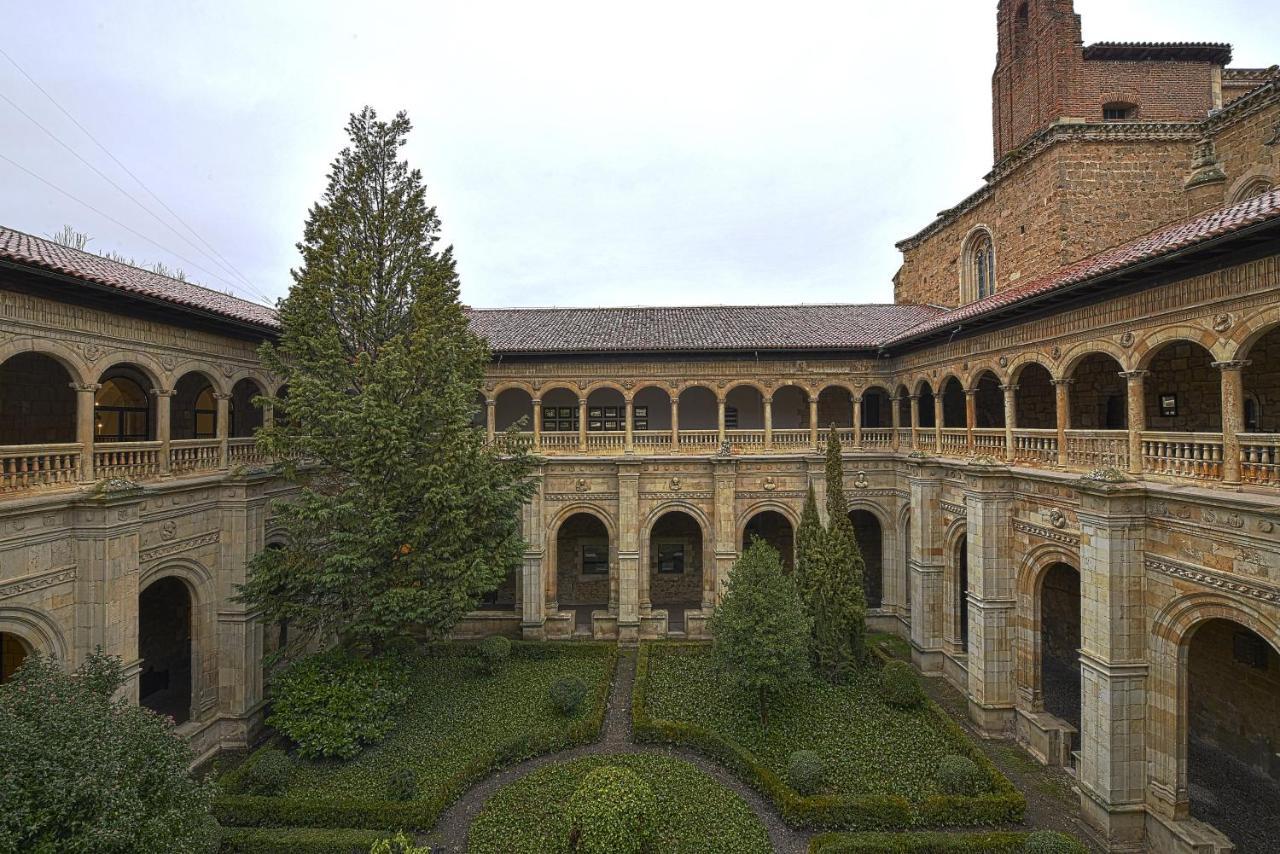 Parador De Turismo De León Buitenkant foto